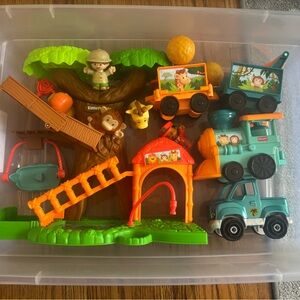 Fisher-Price Little People Wildlife Train and Trek